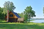 Wieś zagroda w rejonie Moletai na Litwie, w pobliżu jeziora Duriai