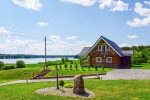 Gospodarstwo nad brzegiem jeziora w rejonie Łoździej - na wakacje i uroczystości